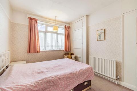 63 Westhurst Drive, Chislehurst, BR7 6HS