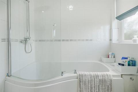 167 Green Lane, Chislehurst, BR7 6AX