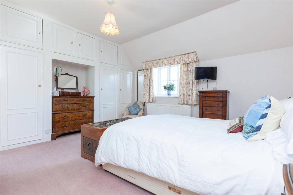 Master Bedroom 1.jpg