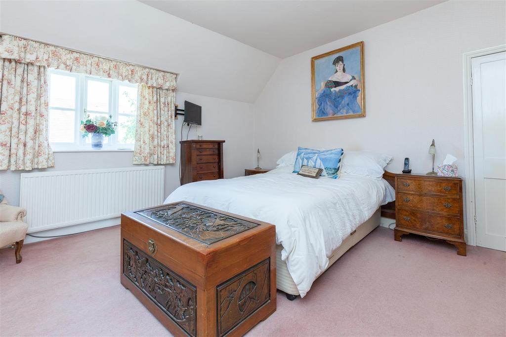 Master Bedroom 2.jpg