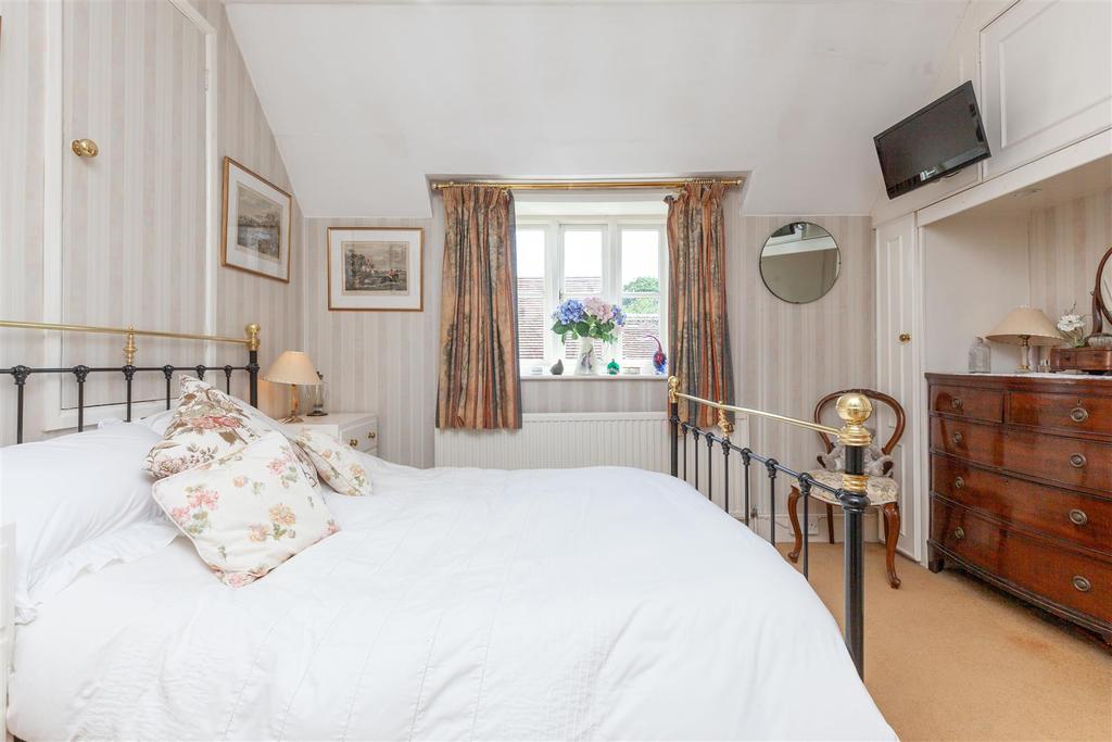 Bedroom 2 1.jpg