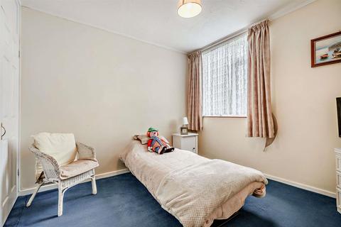 5 Stofield Gardens, London, SE9 4PL