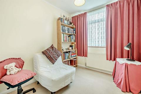 5 Stofield Gardens, London, SE9 4PL