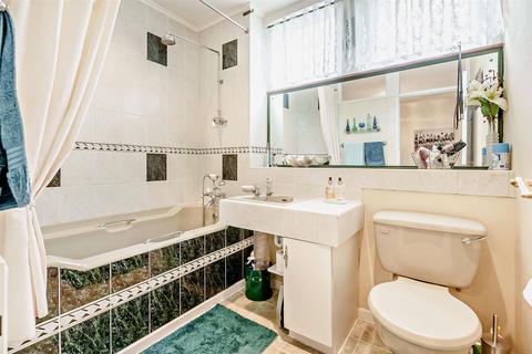 5 Stofield Gardens, London, SE9 4PL