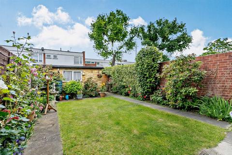 5 Stofield Gardens, London, SE9 4PL