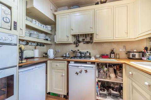 19 Reed Close, London, SE12 8UD