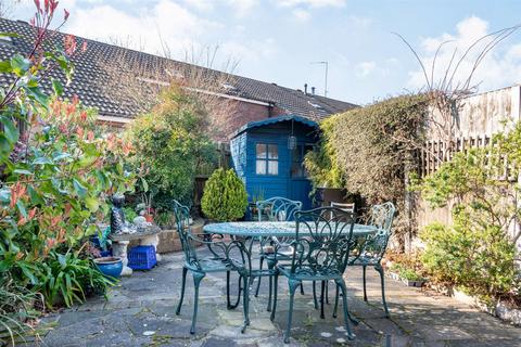 19 Reed Close, London, SE12 8UD