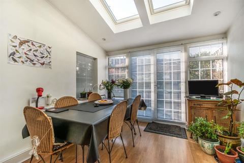 19 Reed Close, London, SE12 8UD