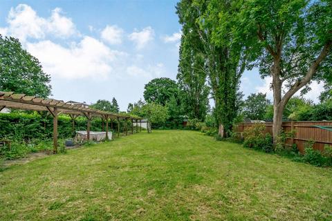 15 Brabourne Rise, Beckenham, BR3 6SQ