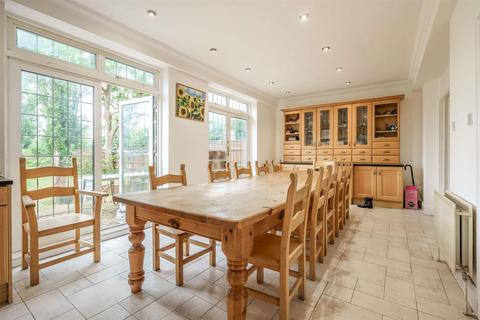 15 Brabourne Rise, Beckenham, BR3 6SQ