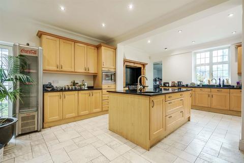 15 Brabourne Rise, Beckenham, BR3 6SQ