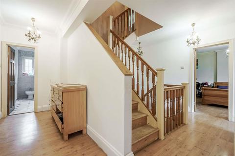 15 Brabourne Rise, Beckenham, BR3 6SQ