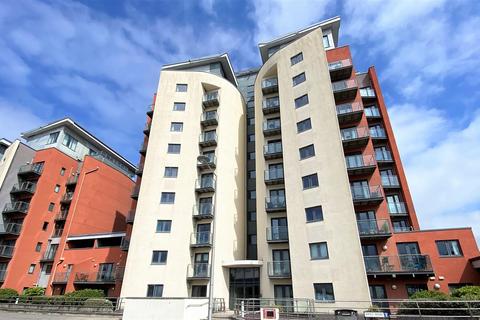 2 bedroom apartment for sale - South Quay, Kings Road, Marina, Swansea