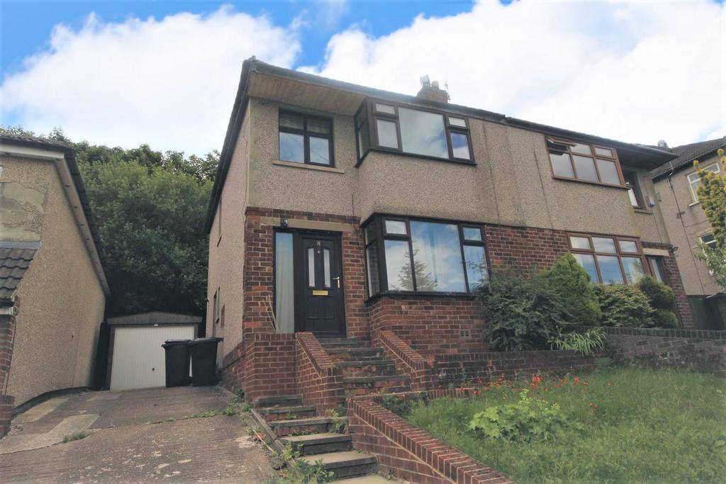 Ascot Drive, Bradford 3 bed semidetached house £140,000