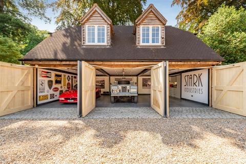17 Holmes Close, Ascot, SL5 9TJ