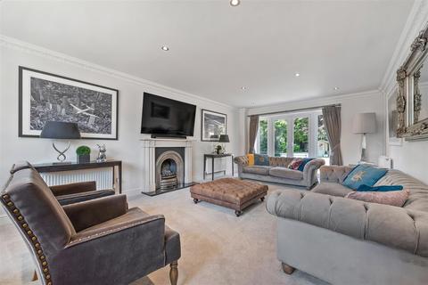 17 Holmes Close, Ascot, SL5 9TJ