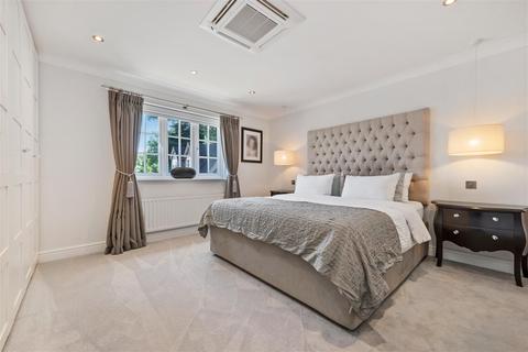 17 Holmes Close, Ascot, SL5 9TJ