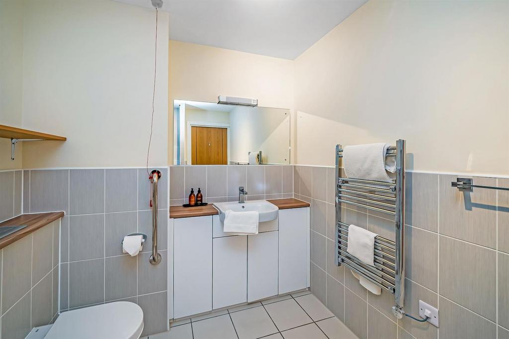 04-9592 JPH 36 Swith House Maidenhead-6-medium.jpg