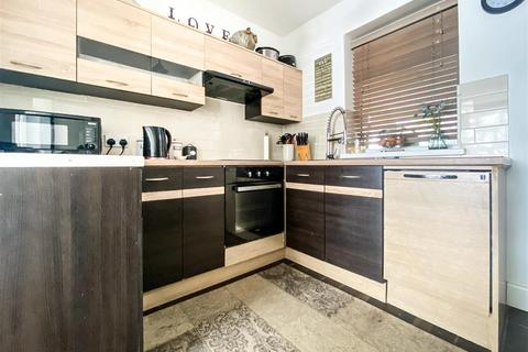 60 Windmill Grove, Portchester, Fareham, PO16 9HJ