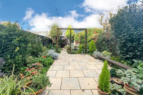 60 Windmill Grove, Portchester, Fareham, PO16 9HJ