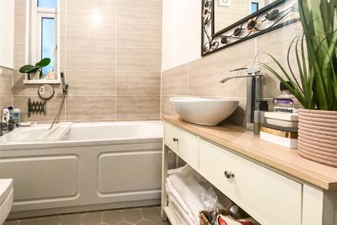 60 Windmill Grove, Portchester, Fareham, PO16 9HJ