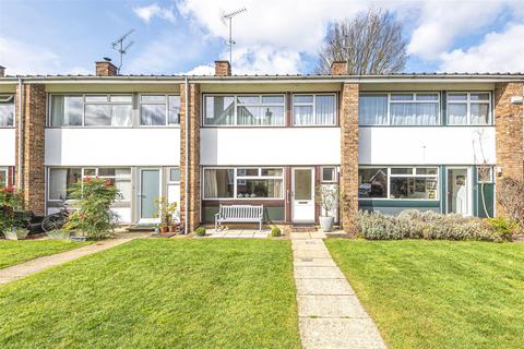 8 Avington Close, Guildford, GU1 1SL