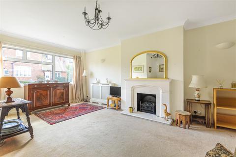 8 Avington Close, Guildford, GU1 1SL