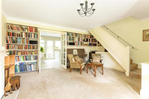 8 Avington Close, Guildford, GU1 1SL
