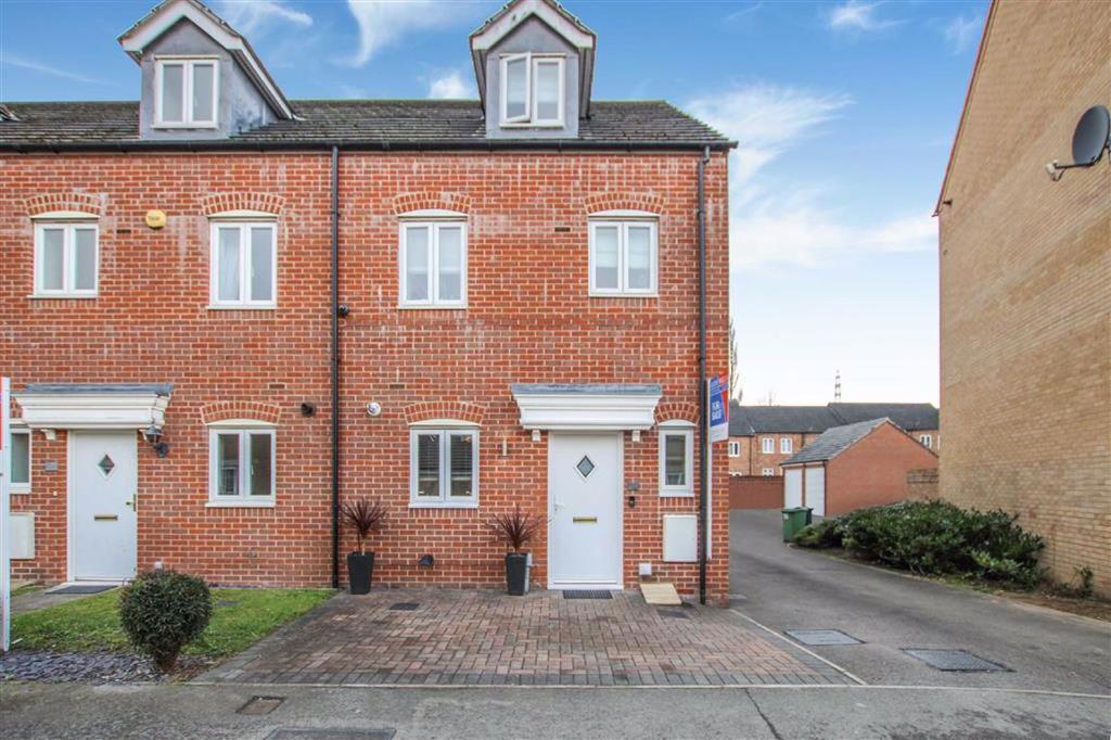 Dunlop Avenue, Leeds, West Yorkshire... 4 bed townhouse £1,200 pcm (£