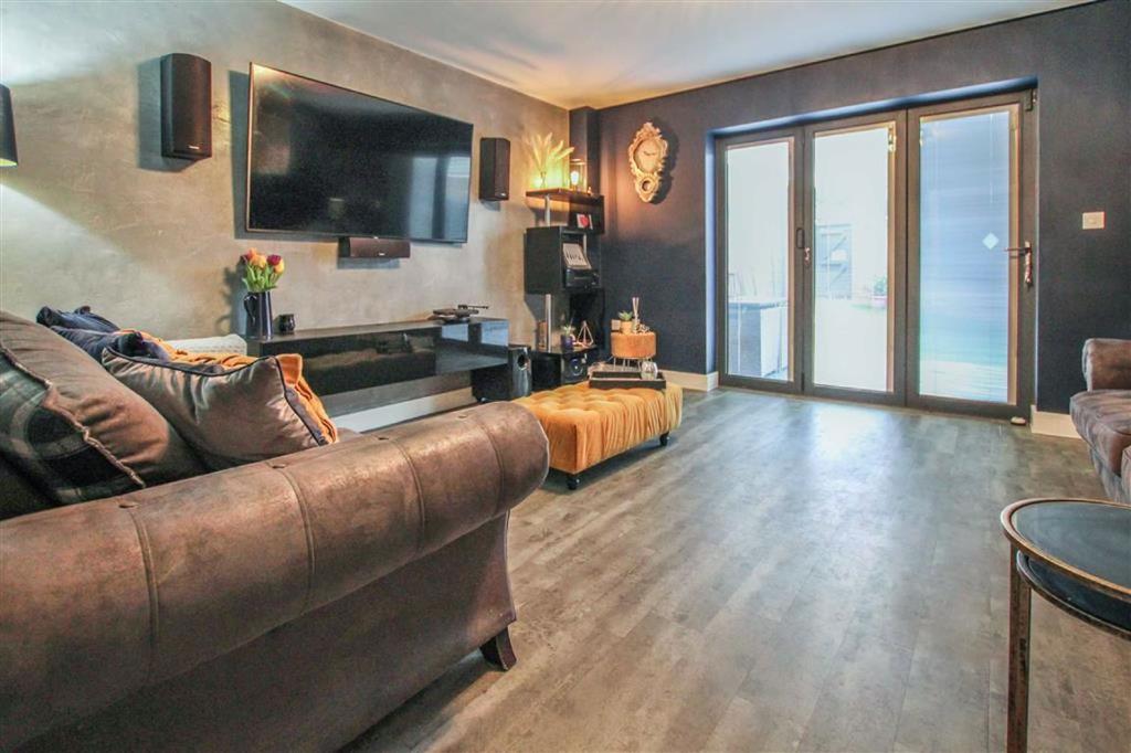 Dunlop Avenue, Leeds, West Yorkshire... 4 bed townhouse £1,200 pcm (£