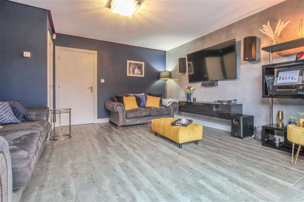 Dunlop Avenue, Leeds, West Yorkshire... 4 bed townhouse £1,200 pcm (£