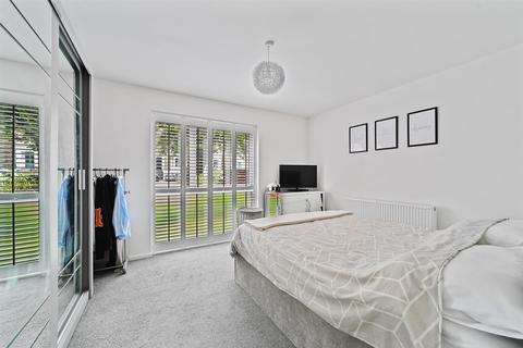 1 bedroom ground floor flat for sale - Grosvenor Road, London