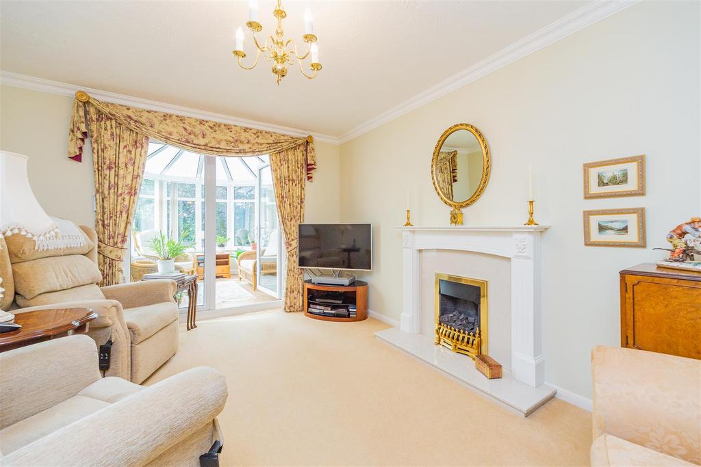 Wensum Close, Oakham, Rutland 3 bed detached house £360,000