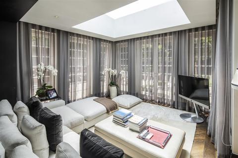98 Winnington Road, London, N2 0TU
