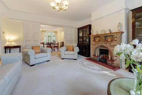 55 Southway, London, NW11 6SB