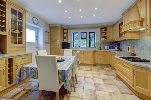 55 Southway, London, NW11 6SB