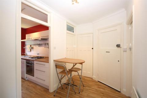 2 bedroom flat to rent, Rosemary Gardens, Mortlake, SW14