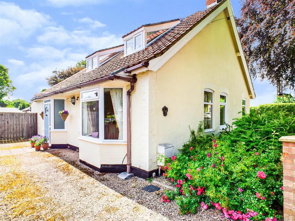 The Avenue, Driffield 4 bed detached house £360,000