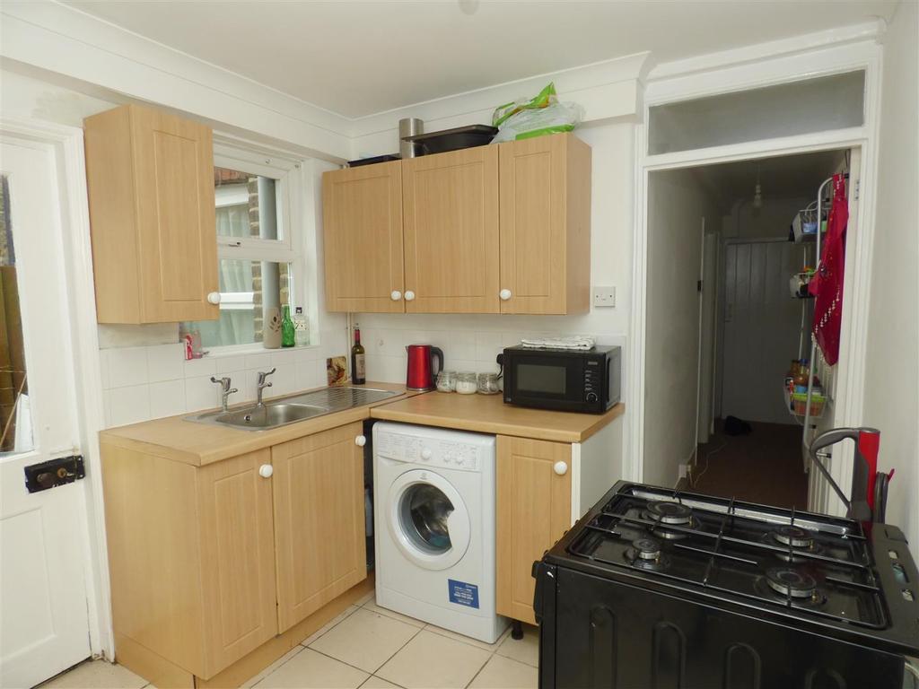 Marshall Street, Folkestone 1 bed flat £675 pcm (£156 pw)