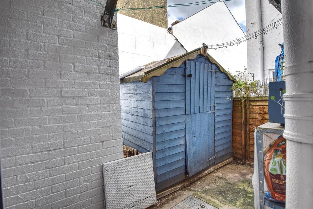 Leopold Road, BexhillOnSea 1 bed flat for sale £92,000
