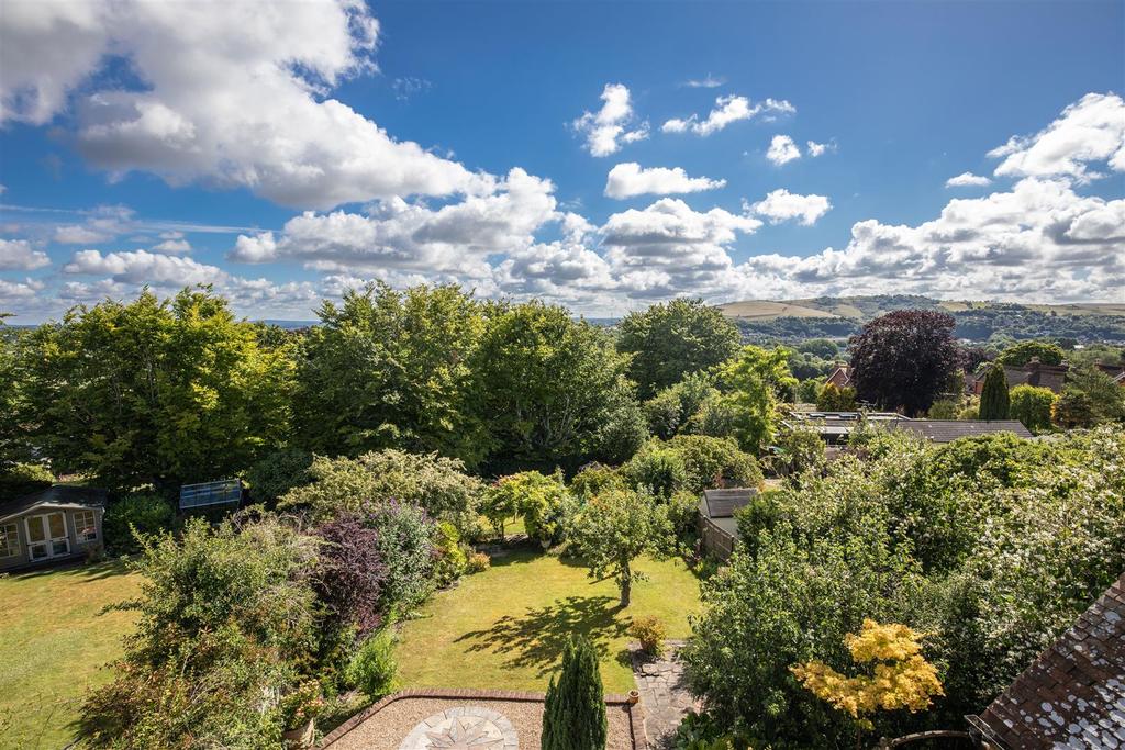 Gundreda Road, Lewes 3 bed detached house £1,150,000