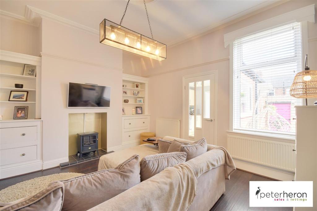 Hawarden Crescent, High Barnes, Sunderland 3 bed cottage £145,000
