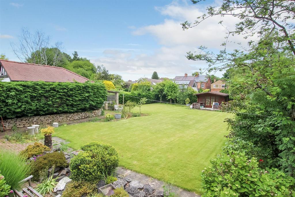 Linden Avenue, Darlington 5 bed detached house £600,000