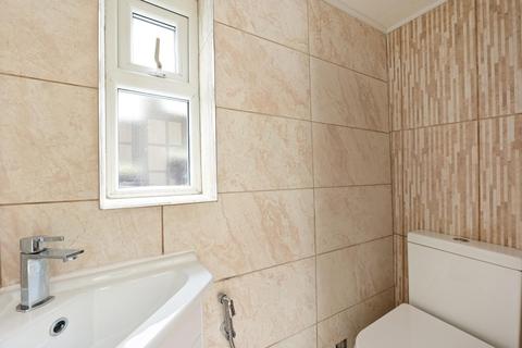 65 Boscombe Road, Worcester Park, KT4 8PJ