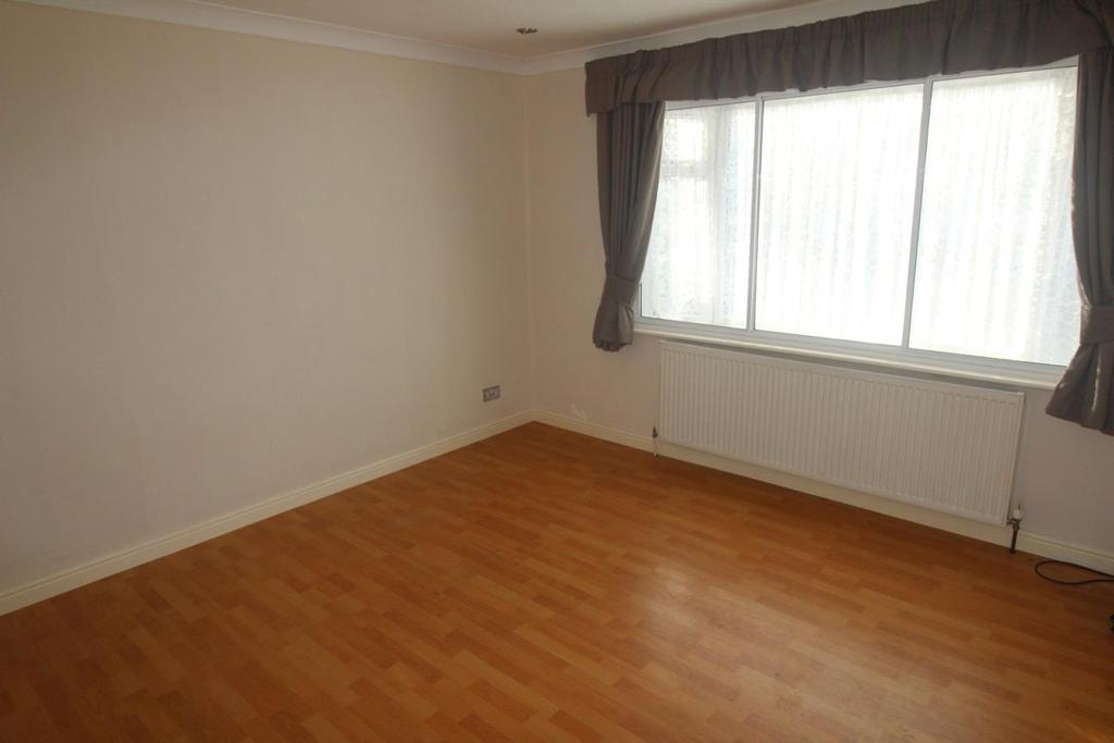Haydn Road, Nottingham 2 bed flat £530 pcm (£122 pw)