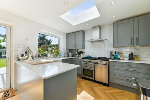 55 Ardrossan Gardens, Worcester Park, KT4 7AX