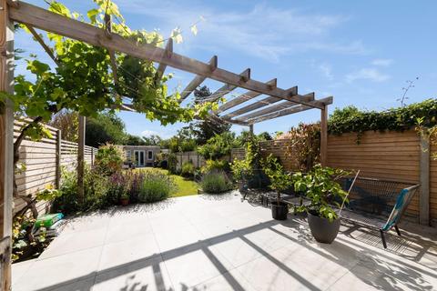 55 Ardrossan Gardens, Worcester Park, KT4 7AX