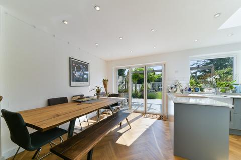 55 Ardrossan Gardens, Worcester Park, KT4 7AX