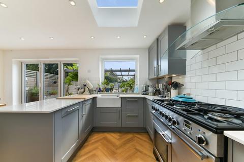 55 Ardrossan Gardens, Worcester Park, KT4 7AX