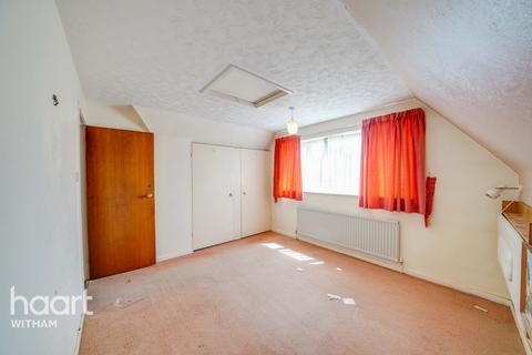 18 Willow Crescent, Hatfield Peverel, Chelmsford, CM3 2LJ